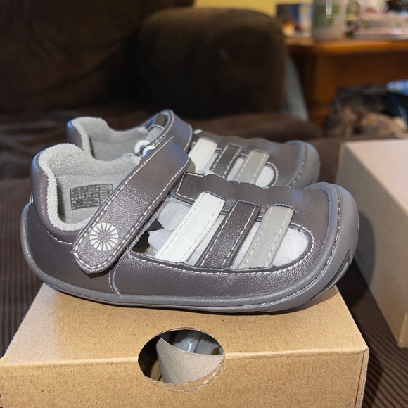 UGG T SANTORE CHARCOAL SANDALS TODDLER 6 NEW - Picture 3 of 5
